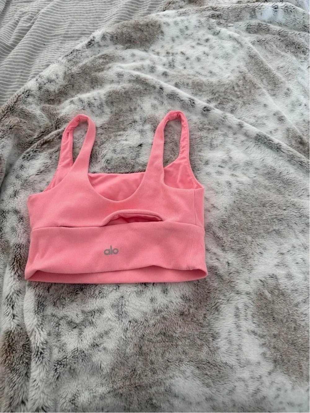 ALO Yoga Neon Bubblegum Pink Slit Bra, Size Medium
